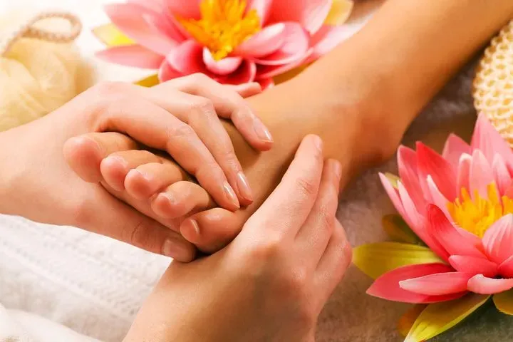 https://cdn.salonspotlight.com/photos/8A63TMvYRG6HGGM2FhiS/78bba1ad-2de5-43a7-93cb-1c441b02c047_720x720