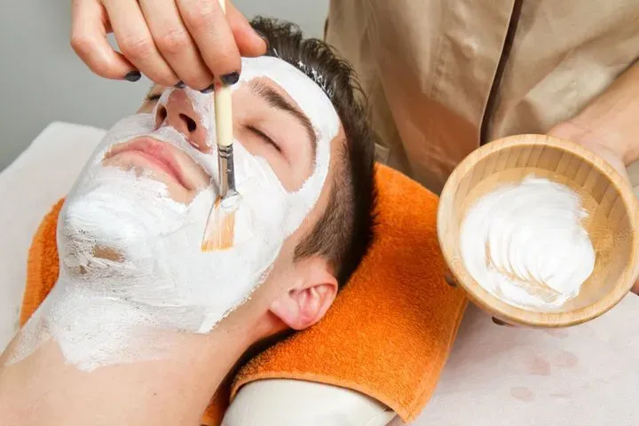 https://cdn.salonspotlight.com/photos/8A63TMvYRG6HGGM2FhiS/f463eb8f-5862-45a3-bd54-1fa801542006_720x720