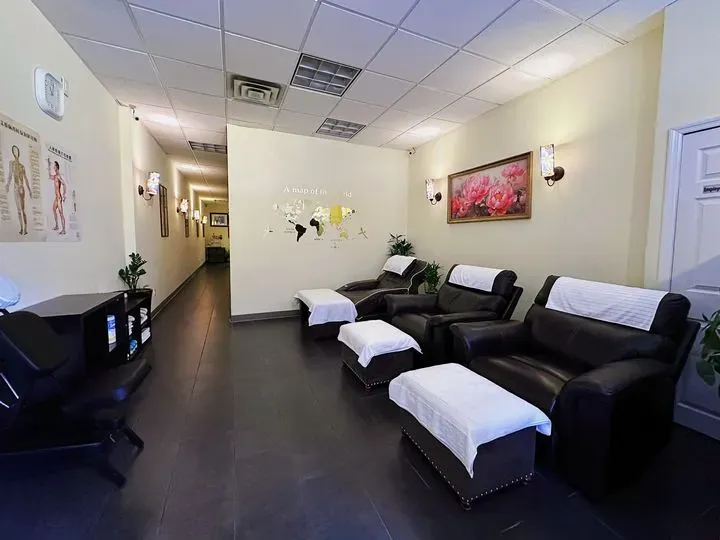 https://cdn.salonspotlight.com/photos/8A63TMvYRG6HGGM2FhiS/fd21a2a5-3b2e-4845-aa23-21492b4d8916_720x720