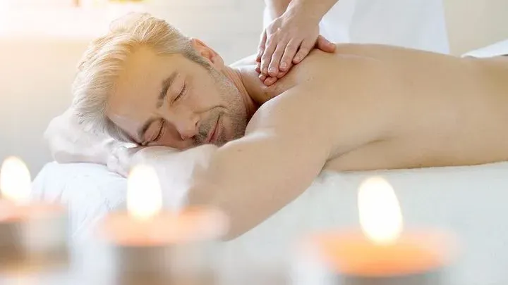 https://cdn.salonspotlight.com/photos/8Bkd0afLEHcv23gxeyQw/16479325-20d3-4598-9ca9-5e58f33c9812_720x720