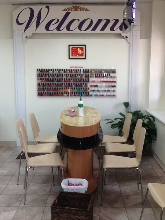 https://cdn.salonspotlight.com/photos/8BsQbMVQ5lToGTCVYupD/7b3a057f-fbbd-493c-bc57-c95d88d135cc_720x720
