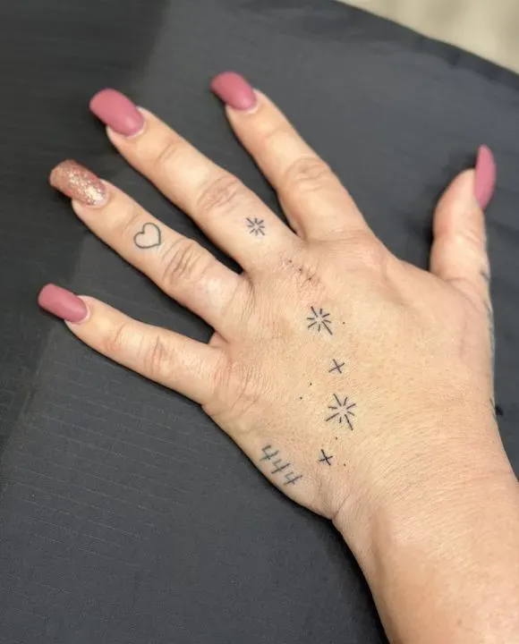 https://cdn.salonspotlight.com/photos/8E7AO4hOEScWqhvVNido/6a09cd16-a8fd-4285-a207-56fbe845298f_720x720