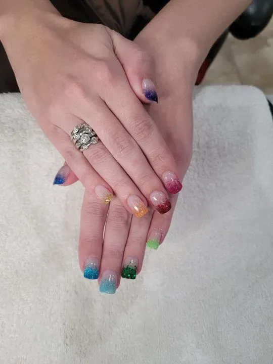 https://cdn.salonspotlight.com/photos/8GIZbmRMHhp7VdplNpxI/aeba3f75-0132-4019-bfad-97b8588c087d_720x720