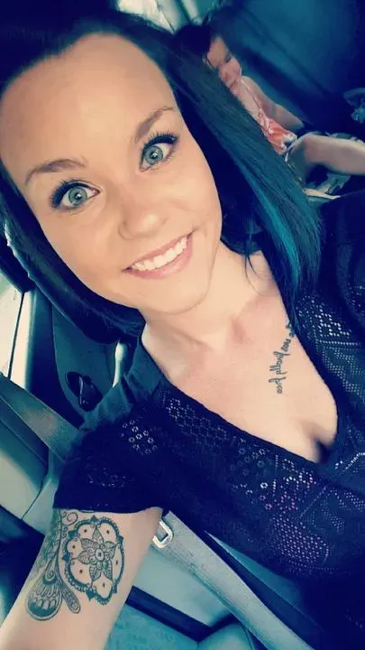 https://cdn.salonspotlight.com/photos/8JtGbC0OqcUNBqCR3AIo/d03ea51b-6acb-4472-aa7b-bfec0310f183_720x720