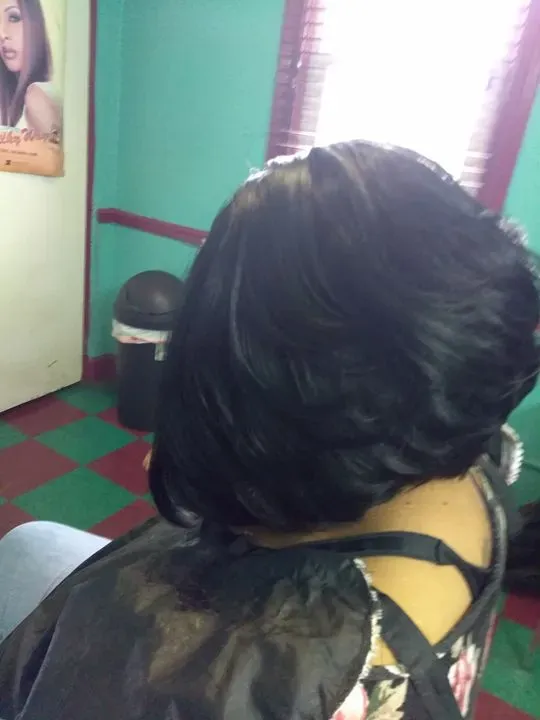 https://cdn.salonspotlight.com/photos/8KWecszan4OD2iog1g90/268c2fe1-ad2e-4ca2-9f6c-4dfd5fde5f1e_720x720