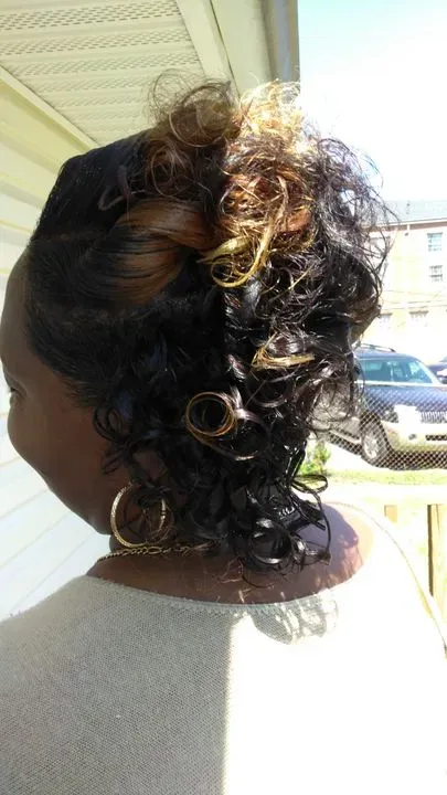 https://cdn.salonspotlight.com/photos/8KWecszan4OD2iog1g90/b71ee686-8646-4589-87cc-ba0ec0f0eeca_720x720