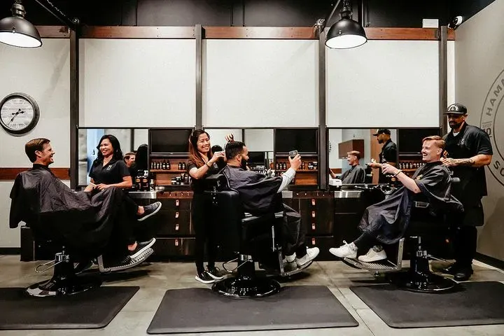 https://cdn.salonspotlight.com/photos/8LD9et1oAfF8v8EVKp1b/ba183284-7150-4811-ac23-7002c7864111_720x720
