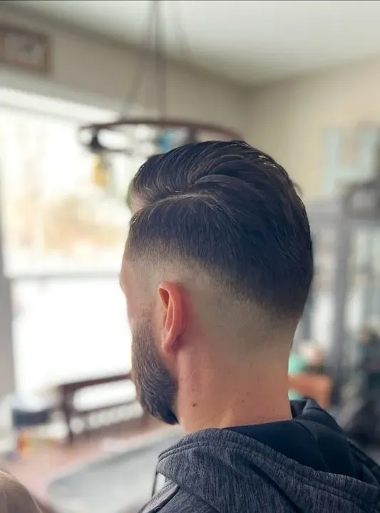 https://cdn.salonspotlight.com/photos/8ML0A5X0t5nv7HBxR9sk/b15537d3-6c8e-43a2-bf00-1a005bacd93b_720x720