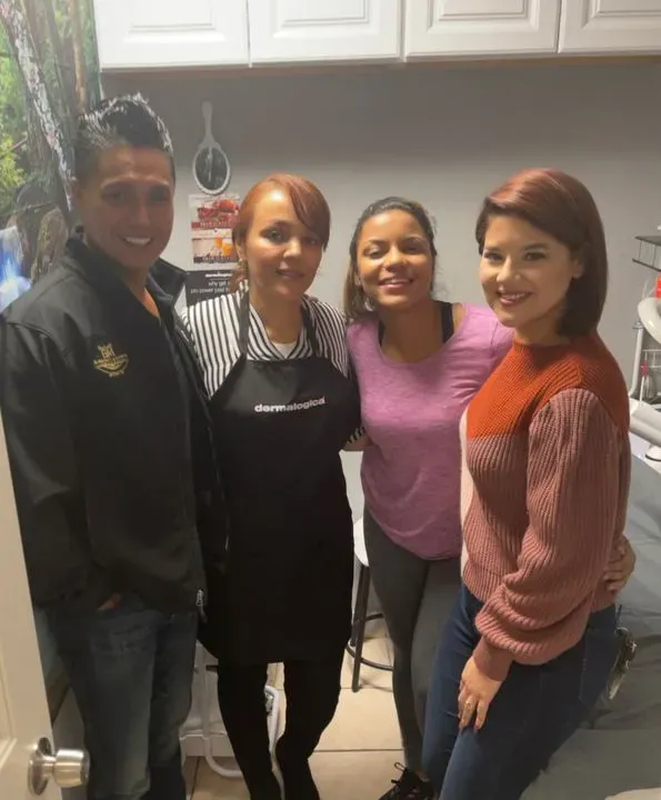 https://cdn.salonspotlight.com/photos/8MNtrIGY4EyvTiJB3FB8/d3a33921-1c7c-4a95-80fe-17a4a68511c2_720x720