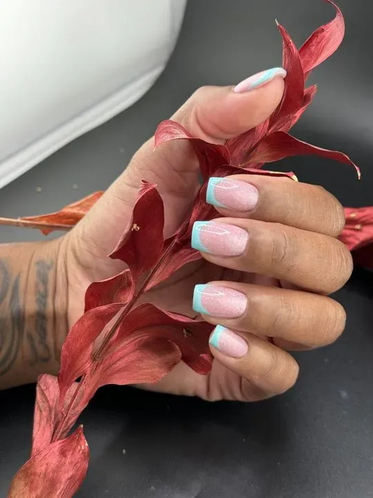 https://cdn.salonspotlight.com/photos/8O4Xe7jSqaftqLafc9HK/492fb152-2bcf-4e16-b3c1-658c4f08af2d_720x720