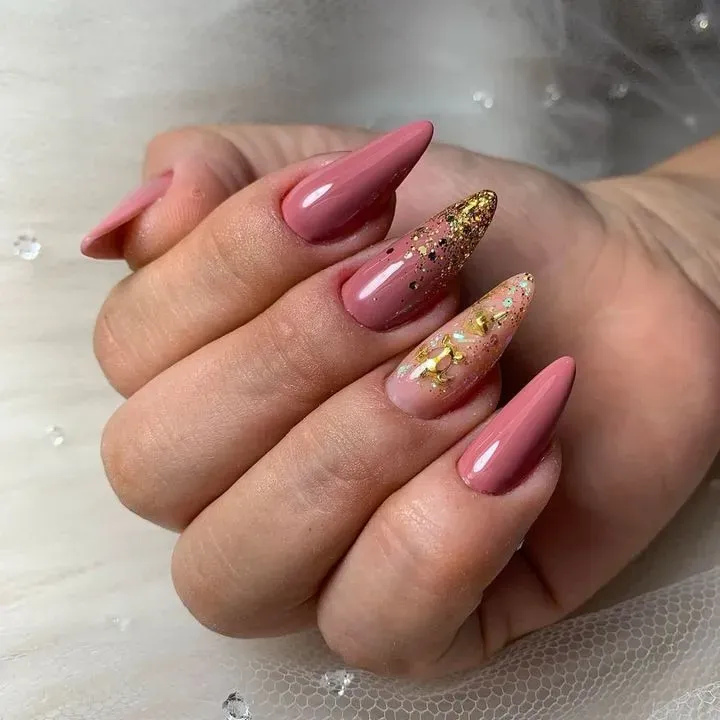 https://cdn.salonspotlight.com/photos/8QILyLLTXJD2J2gatDhd/690f1368-1bbf-4175-8eab-b75d39fcb90c_720x720