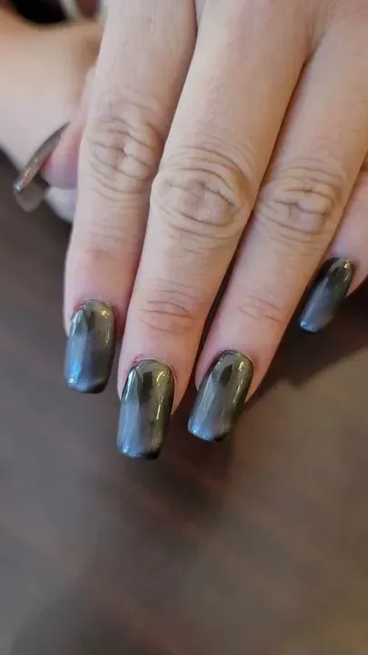 https://cdn.salonspotlight.com/photos/8QILyLLTXJD2J2gatDhd/ead48deb-7c56-469a-901d-b39c1e8b6161_720x720