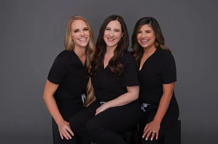 https://cdn.salonspotlight.com/photos/8QbGrXBF0GQUjiQhIVb8/aa1b36f1-c277-442c-8c7a-08f146762c0d_720x720