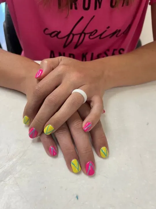 https://cdn.salonspotlight.com/photos/8S5WiZsgB4bZpeVvUa2n/9c43eaea-6bb0-4dc0-a5a4-72ddf176ee11_720x720