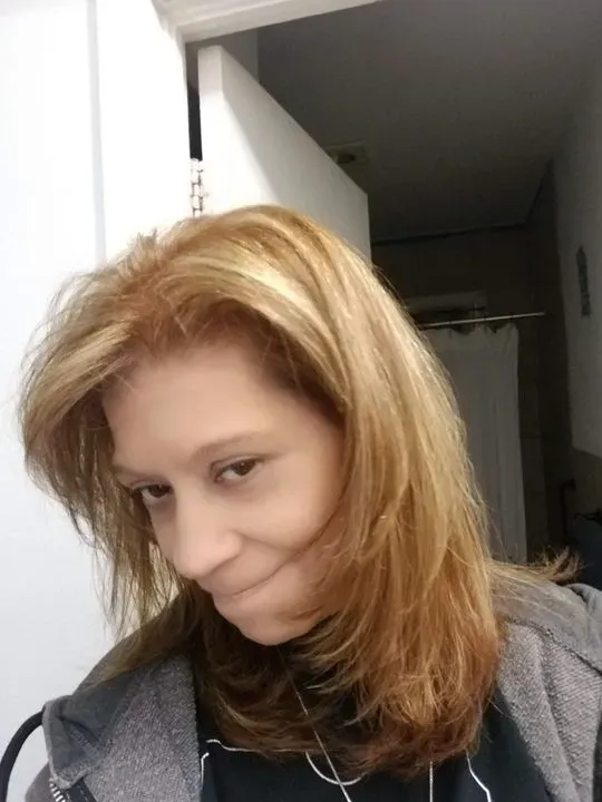 https://cdn.salonspotlight.com/photos/8Tzz3Av8qEoPDSMtOwSP/be6f0f5f-b0f2-41b8-9643-230e658dace5_720x720