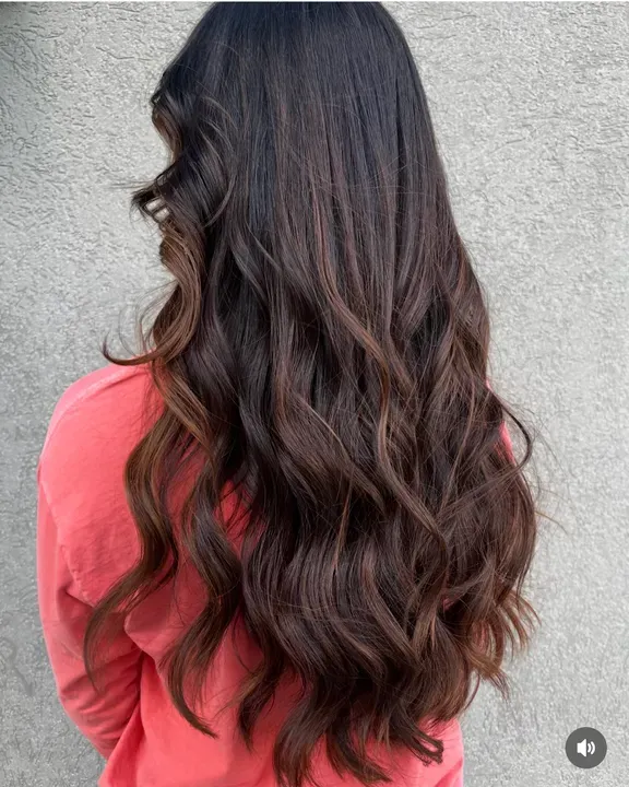 https://cdn.salonspotlight.com/photos/8V0HrX1ZfYvpG58RSETm/f59ed67e-d6f4-4593-9f6b-061122152444_720x720