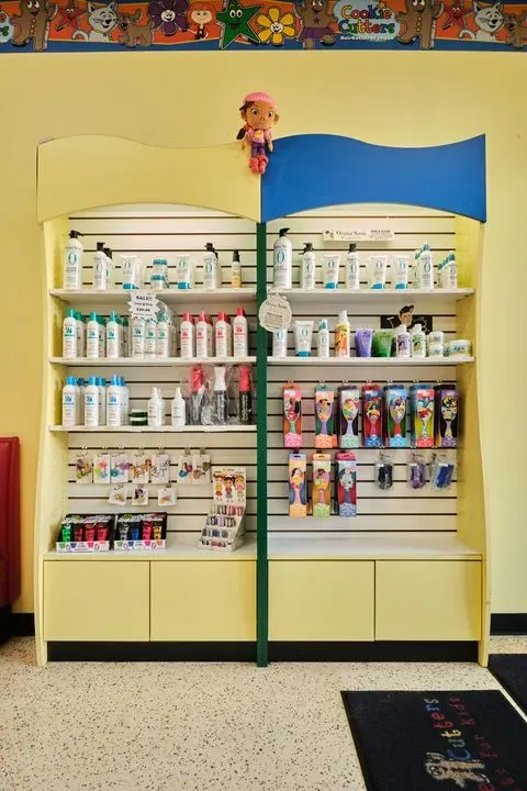 https://cdn.salonspotlight.com/photos/8WkU7a3DArG4y82bGtqF/2756a993-8a61-47c9-95d0-5af4f2106db9_720x720
