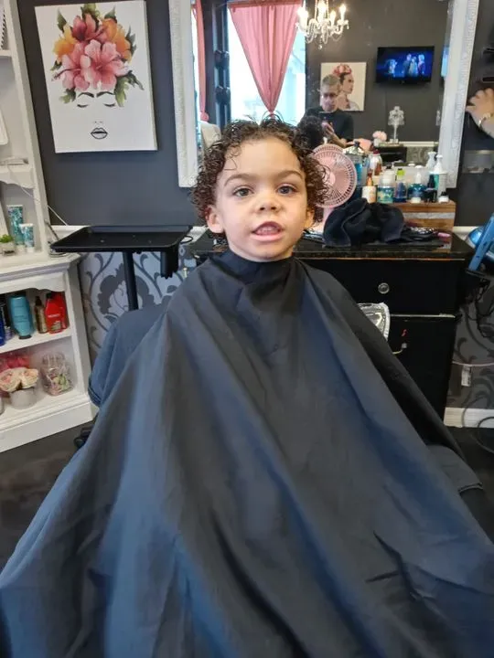 https://cdn.salonspotlight.com/photos/8aBu3OLsFoMiamIEN4mm/14e25ff4-3379-47e3-af7d-4d80b178eef6_720x720