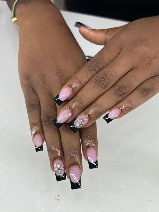 https://cdn.salonspotlight.com/photos/8fuB36bpBwURpKE3eGkB/fa37c293-f077-43e2-8566-8c48c1da00ee_720x720