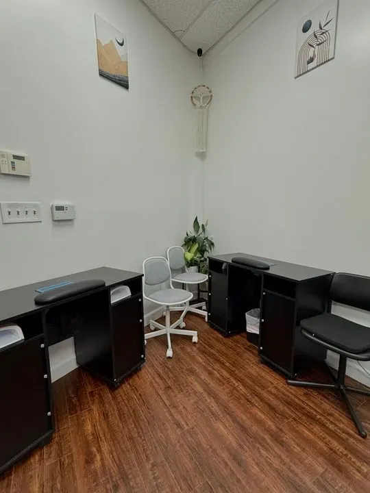 https://cdn.salonspotlight.com/photos/8jGCdaKpMC05DpT5OVMW/e27285eb-07c6-432f-b274-d6660c5f0004_720x720