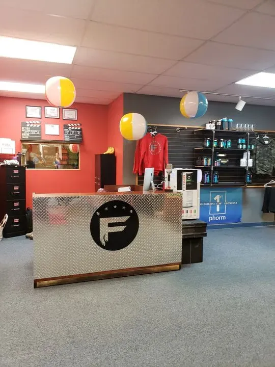 https://cdn.salonspotlight.com/photos/8kHWOA12w4MukqiykN2n/cc07b3e4-559b-4b2d-91eb-9e204d930dc8_720x720