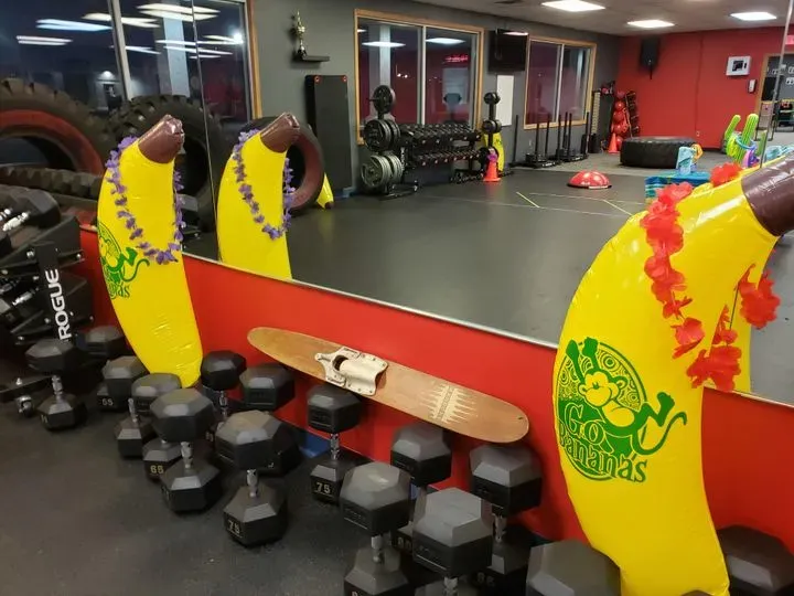 https://cdn.salonspotlight.com/photos/8kHWOA12w4MukqiykN2n/de4bd1ac-e5bb-4839-b391-25a806584df6_720x720