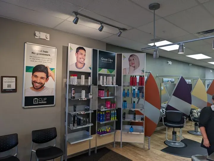 https://cdn.salonspotlight.com/photos/8m6WtHbSbk1yhDtazYtC/c581ff7c-e707-4355-af6d-b411584f9111_720x720