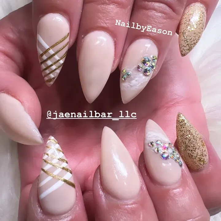 https://cdn.salonspotlight.com/photos/8n6DiCOTysDWBAwTIemr/02ffa301-d7b9-432d-978f-f15f019dea0c_720x720