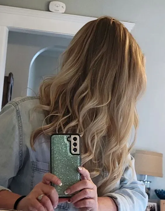 https://cdn.salonspotlight.com/photos/8p2N0IxlqDBPGhjcwNcz/3142eebc-9952-47e0-82c0-336f355de22b_720x720