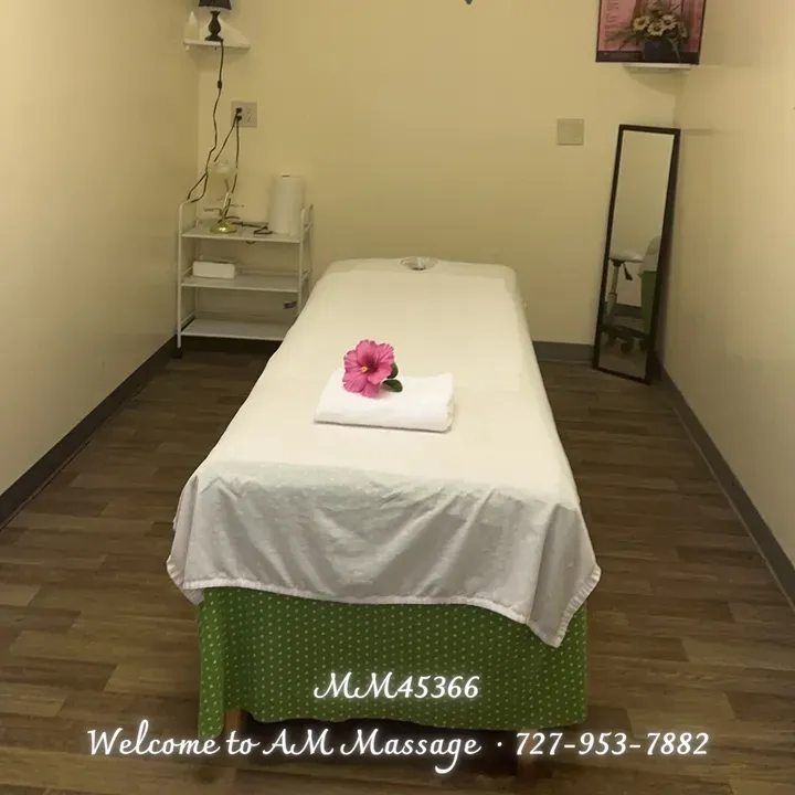 https://cdn.salonspotlight.com/photos/8qsLpl6rJFVnM0wXoPO1/d572e0b7-65b2-4deb-b775-550b9d90617e_720x720