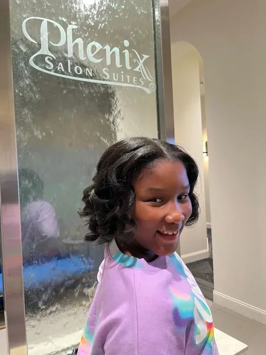 https://cdn.salonspotlight.com/photos/8snGlQI3nfKXhG5o2f8M/a1170124-6e20-442a-9c48-e0271c494ad2_720x720
