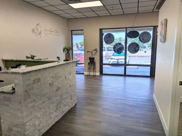 https://cdn.salonspotlight.com/photos/8tfU2TvOrpi6WusWDLtQ/0a8fc87b-b94f-4333-878e-a0575f145852_720x720