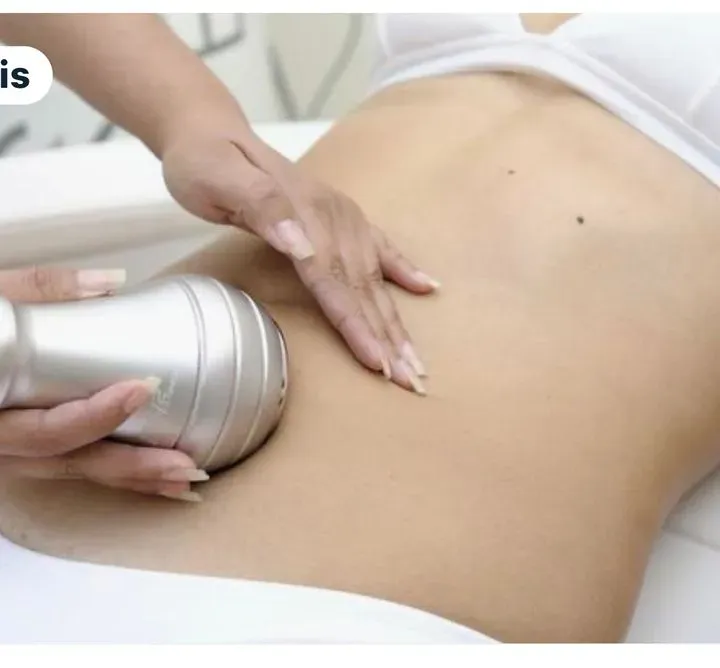 https://cdn.salonspotlight.com/photos/8tfU2TvOrpi6WusWDLtQ/5bbb7336-d187-4a6c-baf3-f52ddb1c3964_720x720