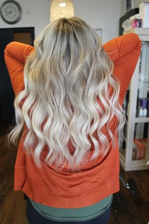 https://cdn.salonspotlight.com/photos/8vClfQVQ20Z1CIrymxLI/94ff3895-9759-45ac-8b3b-338e79d4faa5_720x720