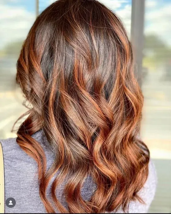 https://cdn.salonspotlight.com/photos/8vClfQVQ20Z1CIrymxLI/d7b4b60d-5236-49c7-bda2-9d3751d8bd90_720x720