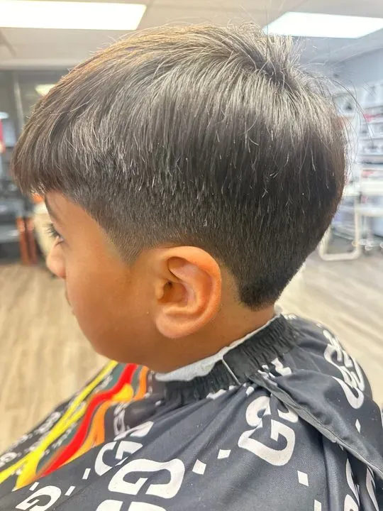 https://cdn.salonspotlight.com/photos/92PDxhy6ot58um4cCbR1/0d8366d9-aac4-4ddc-845d-a0549dfd4106_720x720