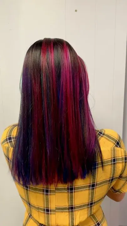 https://cdn.salonspotlight.com/photos/94P448fUHGzGEgaC6tMr/35da81e0-5370-4e15-b80c-bc30122b9a04_720x720
