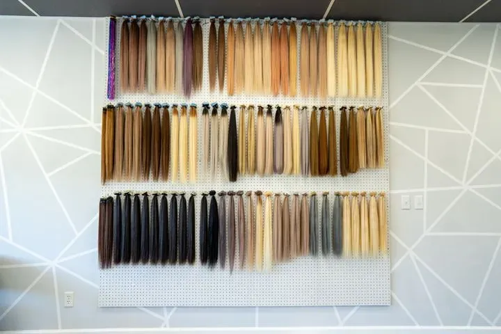 https://cdn.salonspotlight.com/photos/94ahOuGHDuUdgZggfrXh/8ce1b8f0-1dea-49c8-8e6f-92ac9a4589f3_720x720