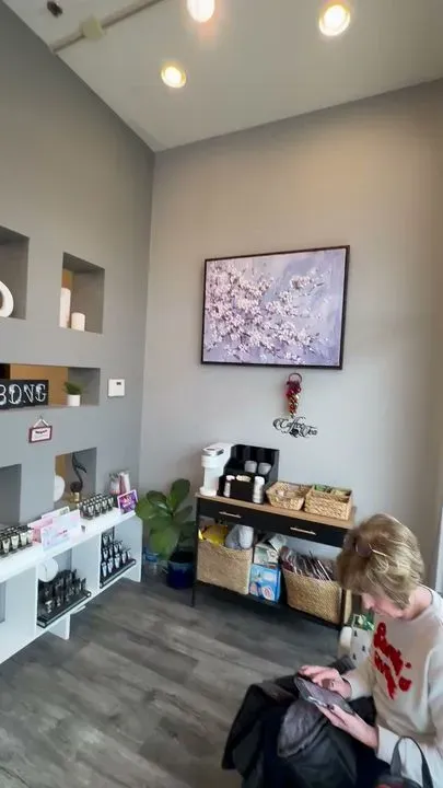 https://cdn.salonspotlight.com/photos/94bSNxSFp6fokr4hK5z9/a2c75e11-411e-428c-9d1a-9b0b74031ba0_720x720
