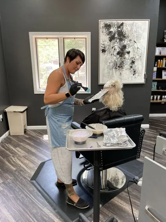 https://cdn.salonspotlight.com/photos/98fki0nG3wb95eLvPnF0/17d4a545-8b73-41e2-8962-a13f4b66ddc4_720x720