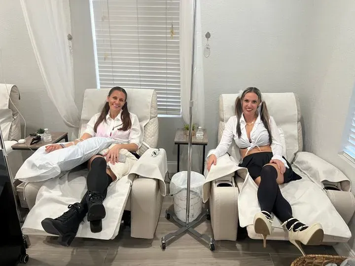 https://cdn.salonspotlight.com/photos/9CKX2OV8Mn4cJdwPwQYW/566c3948-235c-451e-833a-1b30d158b161_720x720