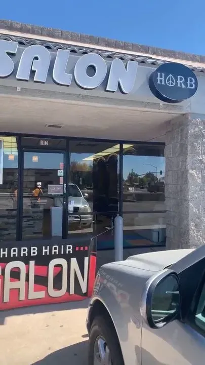 https://cdn.salonspotlight.com/photos/9F3l2ze9JhdieYob3tw9/21e7002f-2861-497b-85d9-39add7412bb8_720x720
