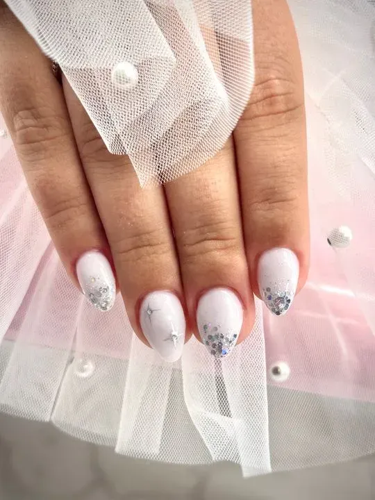 https://cdn.salonspotlight.com/photos/9FIRubClZCf6zzn2Ej9a/736e76db-b95f-46b7-a043-b5af276980e0_720x720