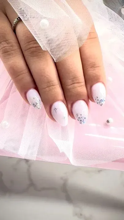 https://cdn.salonspotlight.com/photos/9FIRubClZCf6zzn2Ej9a/a0d9b6f6-3870-4751-8120-5d737d3b08a5_720x720