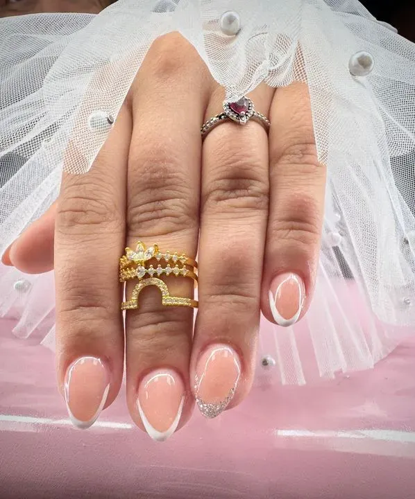 https://cdn.salonspotlight.com/photos/9FIRubClZCf6zzn2Ej9a/f24e8d9c-69a2-4483-815c-550258195818_720x720