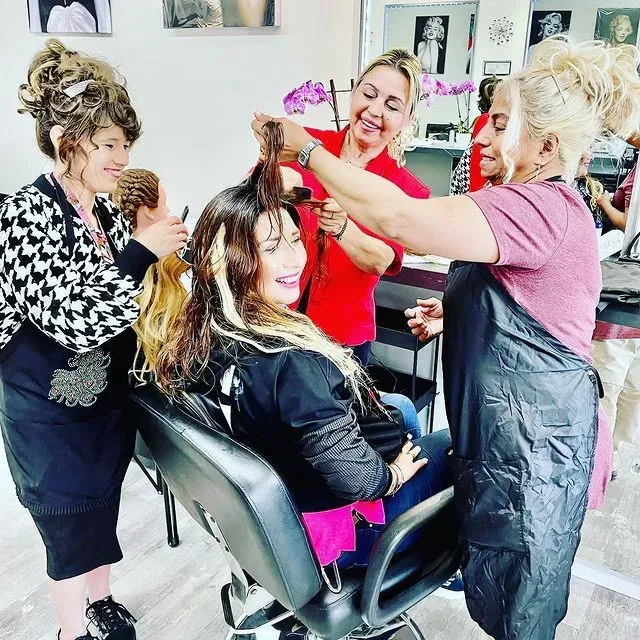 https://cdn.salonspotlight.com/photos/9FT7CEOQ6lLXGOq460K1/fd44b2fd-7578-4faf-865a-f0801c89b58b_720x720