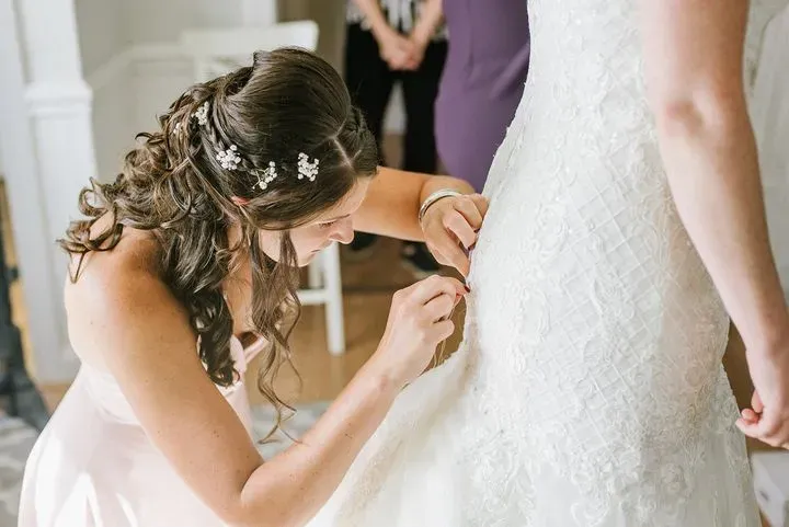 https://cdn.salonspotlight.com/photos/9FzehpB0oImmHATBCrjy/75b099f8-b2cc-47d5-a3ed-0d4384b5798c_720x720