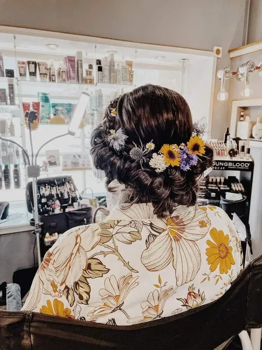 https://cdn.salonspotlight.com/photos/9FzehpB0oImmHATBCrjy/ca5d9314-8968-4bd1-b310-10cf04cba7de_720x720