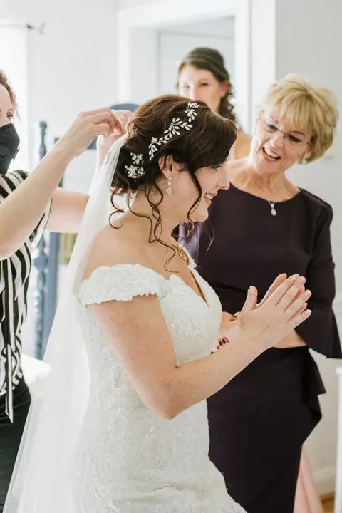 https://cdn.salonspotlight.com/photos/9FzehpB0oImmHATBCrjy/f1198c4d-8556-40b4-822a-9a7e5ed362db_720x720