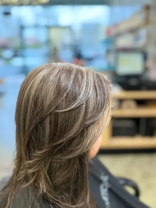 https://cdn.salonspotlight.com/photos/9GQvEyvK8xJzQn4zNN5Y/829b5b87-eef2-4107-93b2-0c0ddc475341_720x720